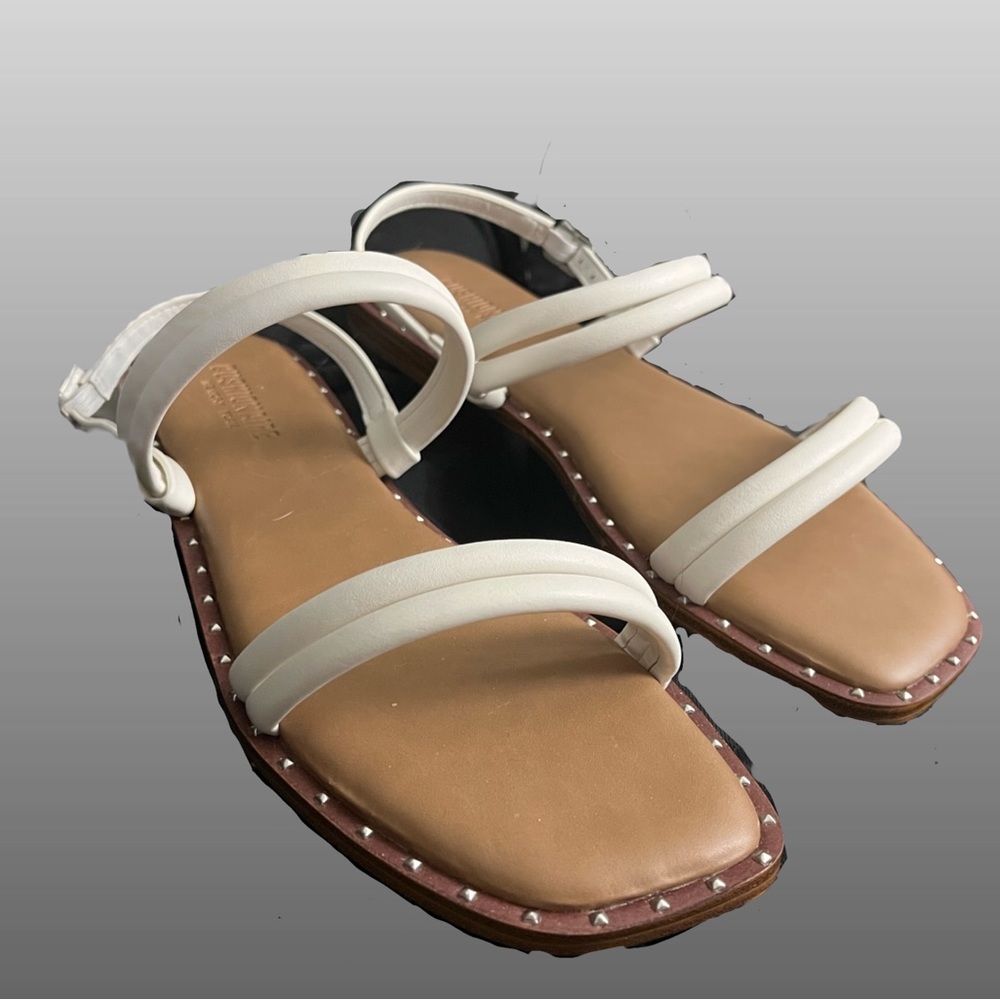 CUSHIONAIRE Sandals